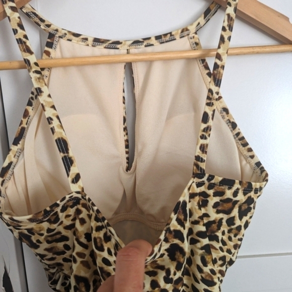 Ellen Tracy Leopard Print One Piece Swimsuit - Picture 4 of 4